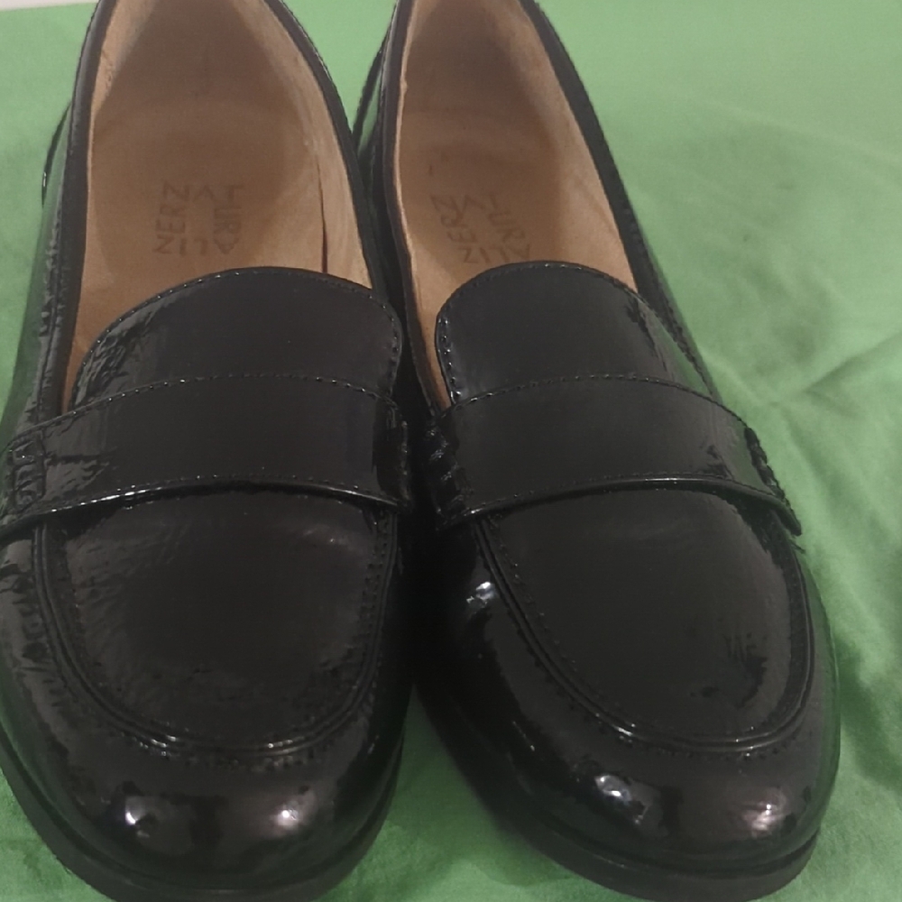 Naturalizer Black Leather Loafers Classic Slip-Ons